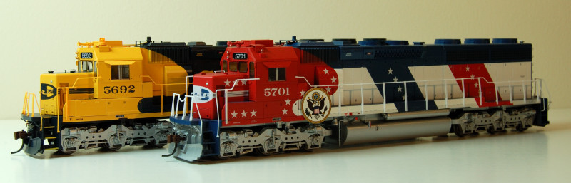 Athearn GENESIS ATSF SD45-2 5692 and ATSF SD45-2 5701