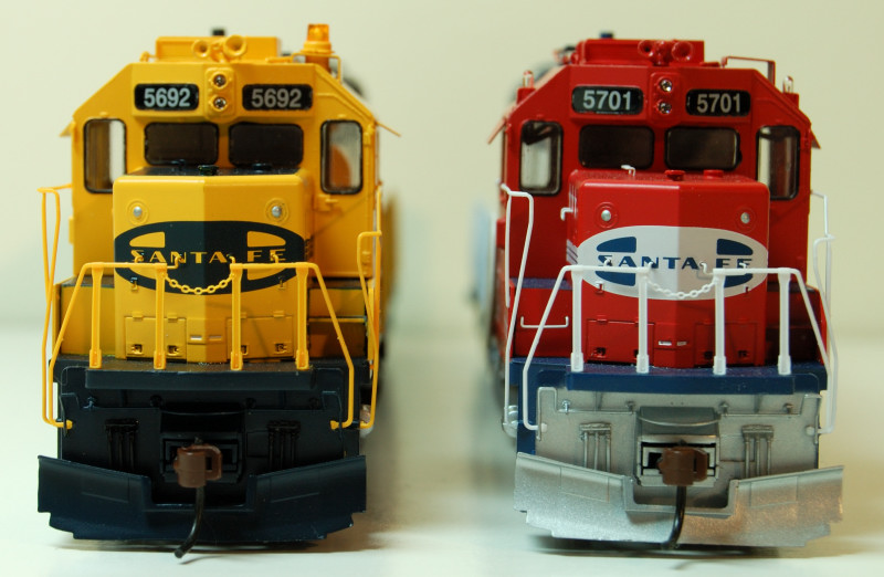 Athearn GENESIS ATSF SD45-2 5692 and ATSF SD45-2 5701