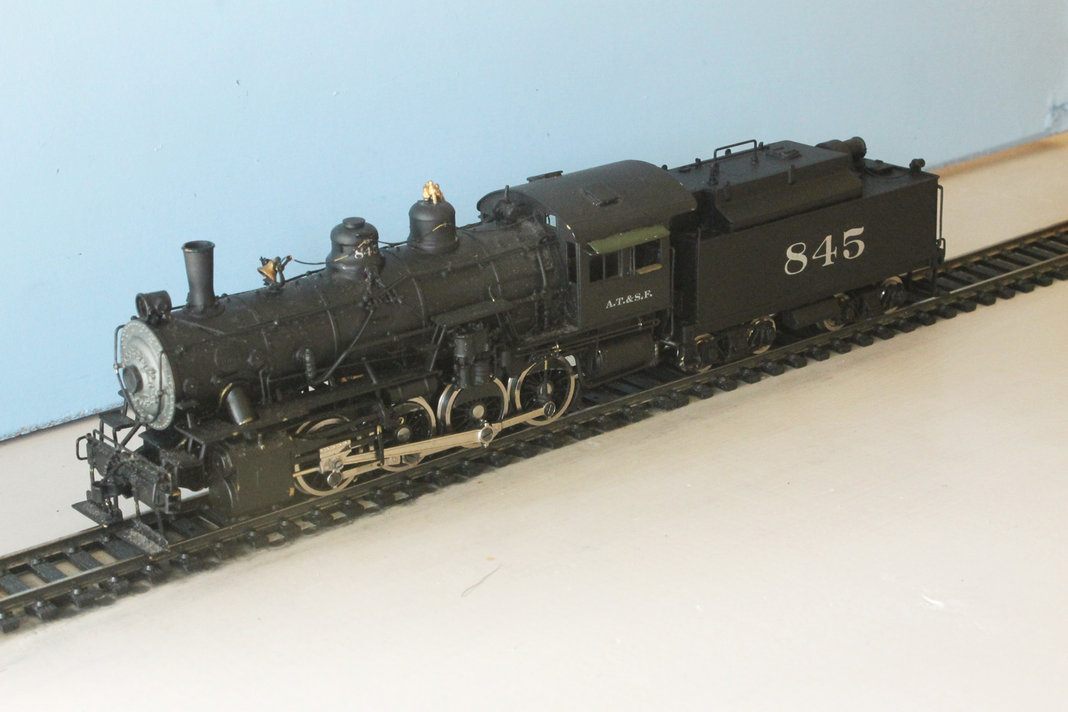 HO Scale Model Railroad Trains Engine Santa Fe 2-8-0 DCC Sound Steam Locomotive 
