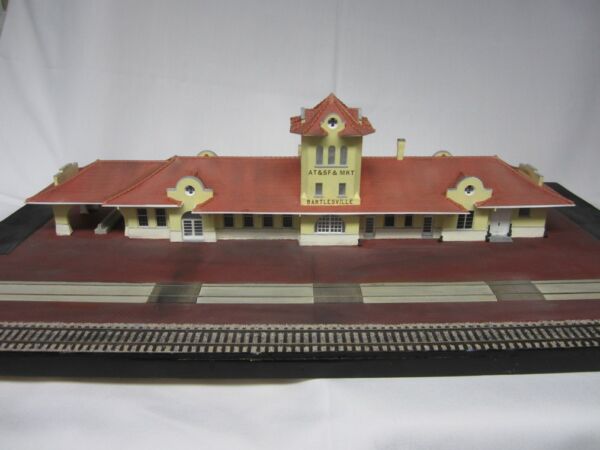 This model of the Santa Fe and Missouri-Kansas-Texas Union Depot in Bartlesville, Oklahoma was scratchbuilt by Kevin Looff from original engineering plans. It received a Certificate of Technical Excellence for Structures and Second Place - Structures in 2017. Model by Kevin Looff, SFRH&MS photo. HO scale. Bartlesville, OK depot model