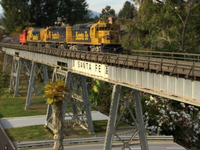 An example of the newer "digital" or "virtual" modeling, created by John Kennedy. ATSF #5067 (digital model in blue and yelllow warbonnet scheme)